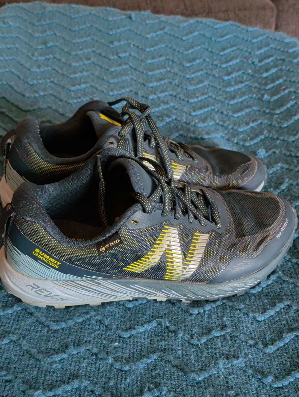 New Balance Women's Gray and Yellow Trail Running Sneakers